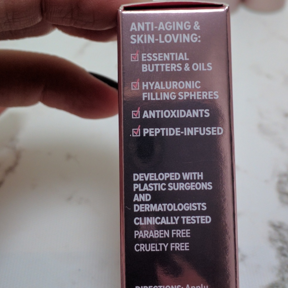 It Cosmetics Je Ne Sais Quoi Hydrating Lip Balm - Picture 5 of 5